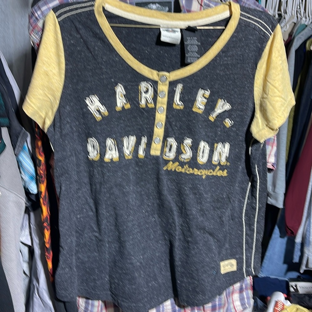 HD Gray/yellow Top